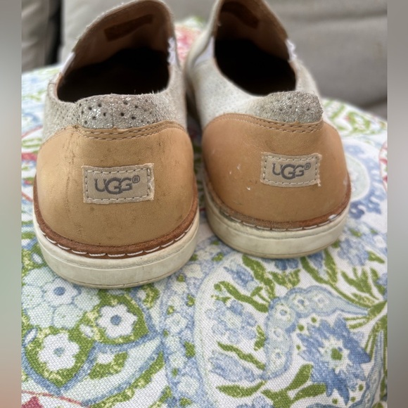 UGG Adley Perf Slip-On - size 8 - Picture 5 of 10